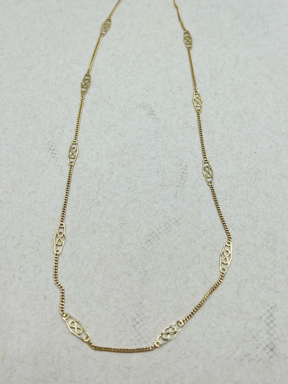 UNOAERRE 10K Gold Curb Link & Oval Station Necklace 16”